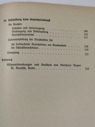 "Amtliches Unterrichtsbuch über Erste Hilfe", 263 Seiten, 2. Auflage 1938, gebraucht, DIN A5