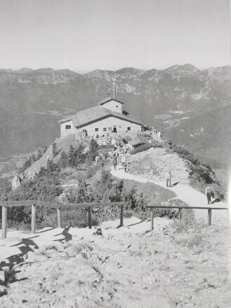 "Der Obersalzberg - Das Kehlsteinhaus und Adolf Hilter", 48 Seiten, aus Raucherhaushalt