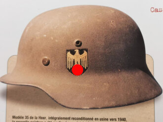 "Gazette des Uniformers - Le Casque Allemand de la seconde guerre mondiale", 62 Seiten, französisch, aus Raucherhaushalt