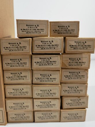 Pappkasten für 300 Schuss Munition 8x 57 ( für K98 ) . 20 Pappschachteln enthalten, alles zusammengehörig. OHNE Inhalt - Complete matching set for 300 K98 rounds, ONLY EMPTY BOXES