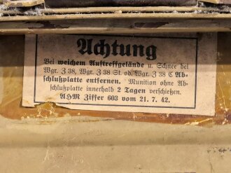 Transportkasten für 3 Stück Wurfgranaten zum 8cm Granatwerfer 34 der Wehrmacht. Originallack