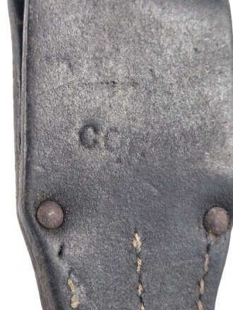 Koppelschuh zum K98 Seitengewehr M84/98 der Wehrmacht, undeutlicher Stempel  auf der Rückseite, deutlich getragenes Stück