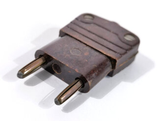 Stecker Wehrmacht, Breite max 42mm, Abstand der Pole 1,9 cm 