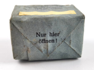 Pack " 10 keimfreie Mullstreifen" datiert 1937,  gehört so unser anderem in Verbandkästen Wehrmacht und Luftschutz