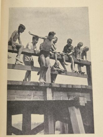 "Schafft ländliche Schwimmbäder"Propaganda Ausschuß zur Förderung des Schwimmsports mit 80 Seiten