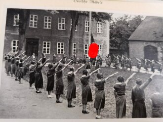 Sammelbilderalbum "Deutschland erwacht" Komplett, Schutzumschlag geklebt, die Rückseite des Führerbild anderweitig beklebt