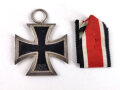 Eisernes Kreuz 2. Klasse 1939 mit Bandabschnitt, Hakenkreuz mit voller Schwärzung