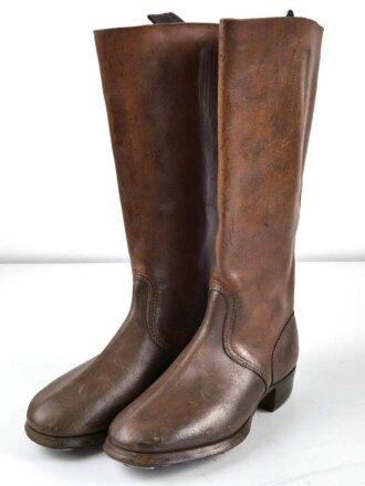 Paar Marschstiefel für Mannschaften der Wehrmacht. Ungeschwärtzes, nicht getragenes Paar. Sohlenlänge 27cm