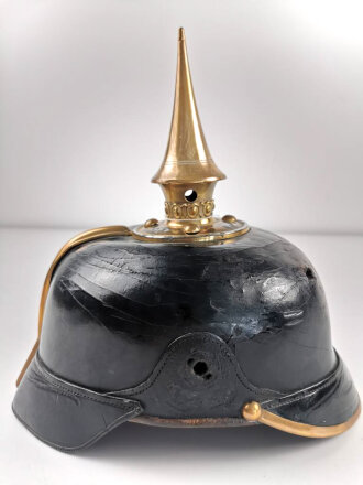 Pickelhaube für einen einjährig Freiwilligen . Ausbaufähig