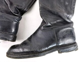 Paar Stiefel für Offiziere aus der Zeit des 2.Weltkrieg. Ungereinigtes Paar, Sohlenlänge 30,5cm