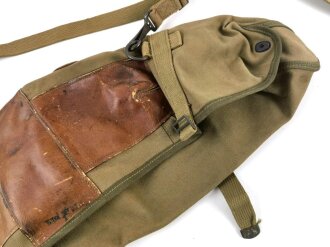 U.S. WWII 1917A1 Browning .30cal Machine Gun M7 Canvas and Leather Cover . Good condition, with carrying strap