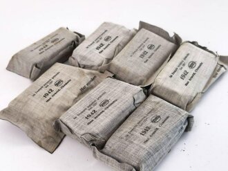 7 Stück Verbandpäckchen grosses Modell für Verbandkasten, alle datiert 1942