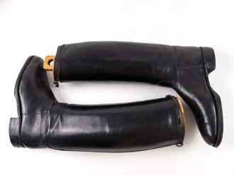 Paar auf Maß gefertigte Reitstiefel für einen Offizier der Wehrmacht. Sehr guter Zustand, Sohlenlängen 31cm