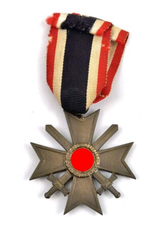 Kriegsverdienstkreuz 2. Klasse 1939 mit Schwertern am Band, Buntmetall