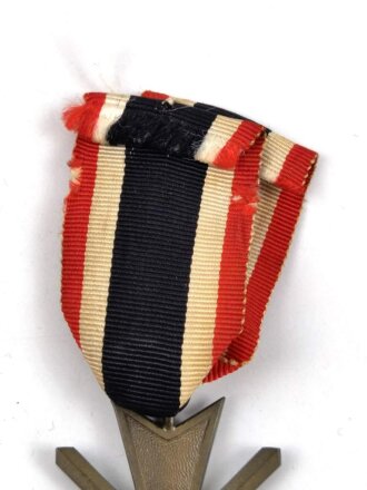 Kriegsverdienstkreuz 2. Klasse 1939 mit Schwertern am Band, Buntmetall