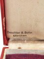 Treudienst- Ehrenzeichen in Gold für 40 Jahre im Etui, dieses mit Hersteller " Deschler & Sohn, München " Etui stark abgenutzt