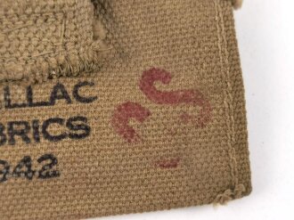 U.S. WWII Bandage pouch. Khaki, dated 1942 by Cadillac Fabrics, unused