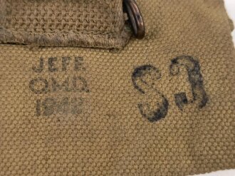 U.S. WWII Bandage pouch. Khaki, dated 1942, used