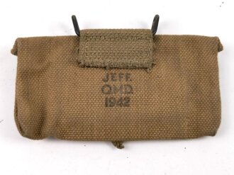 U.S. WWII Bandage pouch. Khaki, dated 1942, used