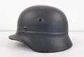 Stahlhelm Luftschutz. Ausschusshelm ( Fehler am mitgeprägten Lüftungsbolzen ) daher mit der Sicke versehen und als Luftschutzhelm verwendet. Originallack, hatte niemals ein Emblem