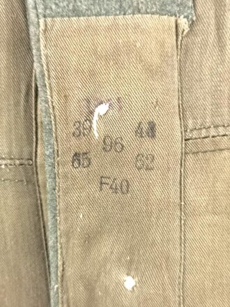 Heer, Feldbluse für Mannschaften Modell 1940. Kammerstück in gutem Zustand, eine alte Flickstelle auf der Schulter. Die Jragenspiegel original vernäht, ungereinigtes Stück