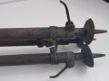 Dreibein 34 Wehrmacht für Flugabwehr . Zusammengehöriges, ungereinigtes Stück mit Wiege für MG42. Originallack.