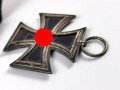 Eisernes Kreuz 2. Klasse 1939 mit Bandabschnitt, Hakenkreuz mit voller Schwärzung