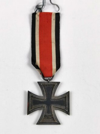 Eisernes Kreuz 2. Klasse 1939 am Band, Hakenkreuz mit voller Schwärzung, ungereinigtes Stück