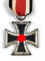 Eisernes Kreuz 2. Klasse 1939 am Band, dieses oben vernäht, Hakenkreuz mit voller Schwärzung, Zarke noch teils mit frostiger versilberung