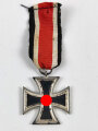 Eisernes Kreuz 2. Klasse 1939 am Band, dieses oben vernäht, Hakenkreuz mit voller Schwärzung, Zarke noch teils mit frostiger versilberung