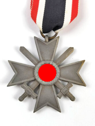 Kriegsverdienstkreuz 2. Klasse 1939 mit Schwertern. Zink,  am Band