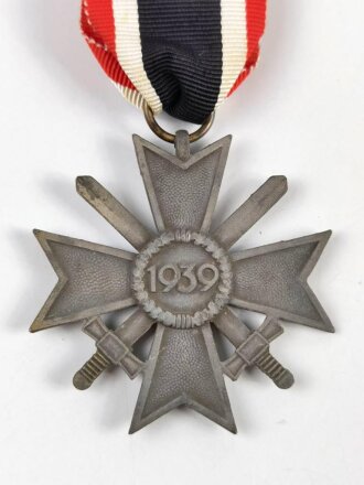 Kriegsverdienstkreuz 2. Klasse 1939 mit Schwertern. Zink,  am Band