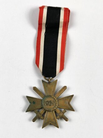 Kriegsverdienstkreuz 2. Klasse 1939 mit Schwertern am Band, Buntmetall