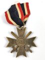 Kriegsverdienstkreuz 2. Klasse 1939 mit Schwertern am Band, Buntmetall