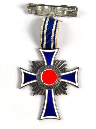 Ehrenkreuz der Deutschen Mutter ( Mutterkreuz ) in Silber an einer Ansteckbrosche