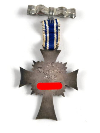 Ehrenkreuz der Deutschen Mutter ( Mutterkreuz ) in Silber an einer Ansteckbrosche