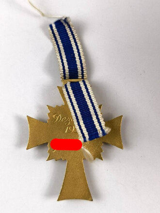 Ehrenkreuz der Deutschen Mutter ( Mutterkreuz ) in Gold an kurzem Band