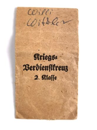 Verleihungstüte zum Kriegsverdienstkreuz 2. Klasse, Hersteller Burg & Leonhard, Hanau, Tüte oben leicht eingerissen sonst guter Zustand