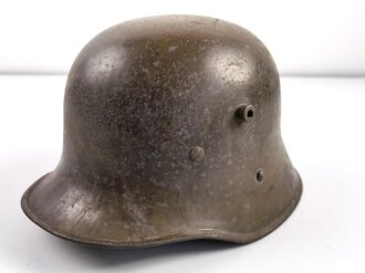 Österreich 1.Weltkrieg, Stahlhelm Modell 1917. In allen Teilen originales Stück, ungereinigt