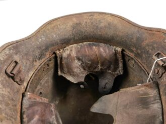 Österreich 1.Weltkrieg, Stahlhelm Modell 1917. In allen Teilen originales Stück, ungereinigt