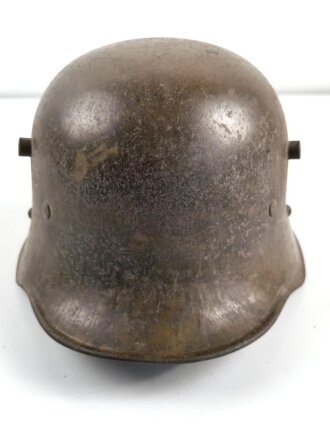 Österreich 1.Weltkrieg, Stahlhelm Modell 1917. In allen Teilen originales Stück, ungereinigt