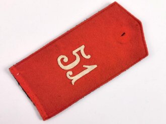 Preussen,  einzelne Schulterklappe für einen Angehörigen im Infanterie Regiment 51 Breslau.