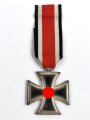 Eisernes Kreuz 2. Klasse 1939 am Band, Hersteller " 13 " im Bandring für " Gustav Brehmer, Markneukirchen ", Hakenkreuz mit voller Schwärzung, Zargen noch teils frostig versilbert