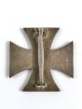 Eisernes Kreuz 1. Klasse 1939, magnetisch, Hakenkreuz minimal berieben