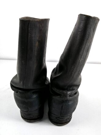 Paar Marschstiefel für Mannschaften der Wehrmacht. Stark getragen, ungereinigt, Sohlenlänge 29,5cm