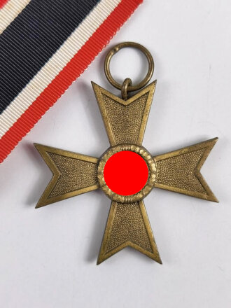 Kriegsverdienstkreuz 2. Klasse ohne Schwerter mit Bandabschnitt, Hersteller 4 im Bandring für " Steinhauer & Lück, Lüdenscheid " Buntmetall