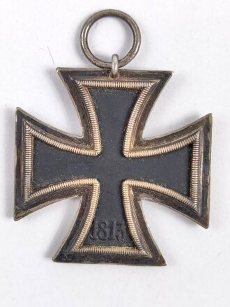 Eisernes Kreuz 2. Klasse 1939 mit Bandabschnitt, magnetisch, Hakenkreuz mit voller Schwärzung