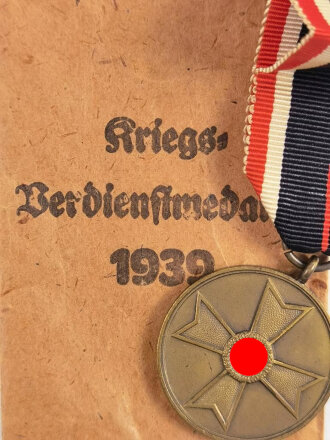 Kriegsverdienstmedaille 1939 am Band mit Verleihungstüte, Hersteller Arno wallpach, Salzburg, sehr guter Zustand