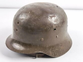 Spanien, Stahlhelm M42. Originallack und Innenfutter, ungereinigtes Stück