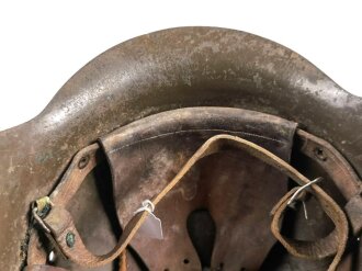 Spanien, Stahlhelm M42. Originallack und Innenfutter, ungereinigtes Stück